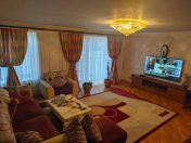 Satılır 4 otaqlı 140 m2 köhnə tikili Sahil m.