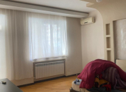 İcarəyə verilir 3 otaqlı 138 m2 yeni tikili Elmlər Akademiyası m.