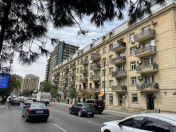 Satılır 1 otaqlı 35 m2 köhnə tikili Şah İsmayıl Xətai m.