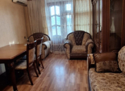 Satılır 2 otaqlı 70 m2 köhnə tikili Qara Qarayev m.