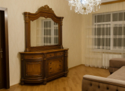 Satılır 5 otaqlı 120 m2 köhnə tikili 8 km