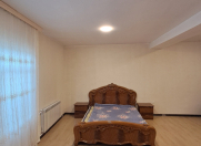 İcarəyə verilir 5 otaqlı 120 m2 həyət evi İnşaatçılar m.