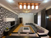 İcarəyə verilir 3 otaqlı 135 m2 yeni tikili İnşaatçılar m.