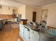 Satılır 4 otaqlı 90 m2 köhnə tikili Gənclik m.