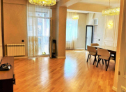 Satılır 4 otaqlı 205 m2 yeni tikili ADA universiteti