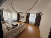 Satılır 3 otaqlı 95 m2 köhnə tikili 8 Noyabr m.