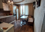 Satılır 2 otaqlı 60 m2 köhnə tikili Memar Əcəmi m.