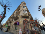 İcarəyə verilir 3 otaqlı 80 m2 köhnə tikili 28 May m.