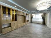 Satılır 4 otaqlı 184 m2 yeni tikili Qara Qarayev m.