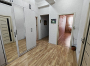 Satılır 3 otaqlı 95 m2 yeni tikili 28 May m.