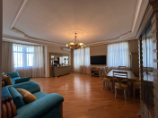 Satılır 4 otaqlı 168 m2 yeni tikili Tibb Universiteti