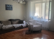 Satılır 3 otaqlı 70 m2 köhnə tikili Yasamal r.