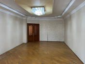 İcarəyə verilir 4 otaqlı 162 m2 ofis 8 Noyabr m.