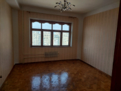 Satılır 4 otaqlı 110 m2 köhnə tikili Xalqlar Dostluğu m.