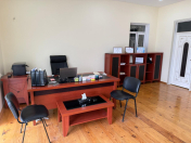 İcarəyə verilir 2 otaqlı 100 m2 ofis Gənclik m.