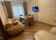 İcarəyə verilir 4 otaqlı 120 m2 köhnə tikili Yasamal r.