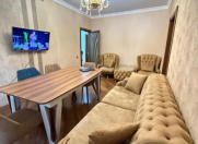 İcarəyə verilir 4 otaqlı 120 m2 köhnə tikili Yasamal r.