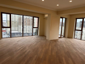 Satılır 4 otaqlı 182 m2 yeni tikili Şah İsmayıl Xətai m.