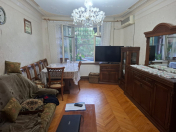 Satılır 3 otaqlı 90 m2 köhnə tikili Qara Qarayev m.