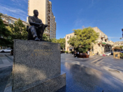 Satılır 2 otaqlı 75 m2 köhnə tikili Axundov bağı