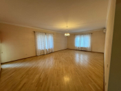 Satılır 4 otaqlı 170 m2 yeni tikili 28 May m.