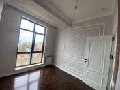 Satılır 2 otaqlı 40 m2 yeni tikili Qara Qarayev m.