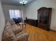 İcarəyə verilir 3 otaqlı 85 m2 köhnə tikili Nizami m.