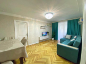 Satılır 2 otaqlı 55 m2 köhnə tikili Qara Qarayev m.