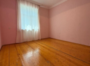 Satılır 3 otaqlı 80 m2 köhnə tikili Gənclik m.