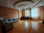 İcarəyə verilir 3 otaqlı 130 m2 yeni tikili 28 May m.