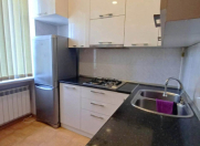 İcarəyə verilir 2 otaqlı 60 m2 köhnə tikili 28 May m.