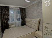 Satılır 3 otaqlı 70 m2 köhnə tikili Gənclik m.