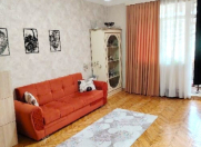 Satılır 2 otaqlı 40 m2 köhnə tikili Gənclik m.