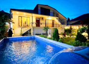 Satılır 6 otaqlı 230 m2 həyət evi Köhnə Günəşli