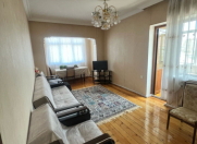 Satılır 2 otaqlı 70 m2 köhnə tikili 8 mkr