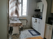 Satılır 4 otaqlı 100 m2 köhnə tikili Yeni Yasamal