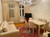 İcarəyə verilir 2 otaqlı 70 m2 köhnə tikili Yasamal r.