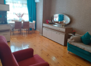 Satılır 4 otaqlı 115 m2 köhnə tikili İnşaatçılar m.