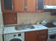 İcarəyə verilir 4 otaqlı 90 m2 köhnə tikili Elmlər Akademiyası m.