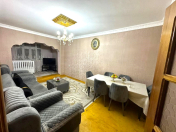 Satılır 4 otaqlı 120 m2 köhnə tikili İnşaatçılar m.