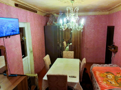 Satılır 3 otaqlı 70 m2 köhnə tikili Xalqlar Dostluğu m.