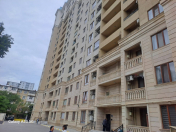Satılır 2 otaqlı 45 m2 yeni tikili İnşaatçılar m.