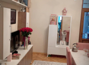 Satılır 2 otaqlı 60 m2 köhnə tikili Memar Əcəmi m.