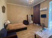 İcarəyə verilir 2 otaqlı 65 m2 köhnə tikili İçəri Şəhər m.