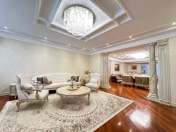 Satılır 6 otaqlı 360 m2 yeni tikili 28 May m.