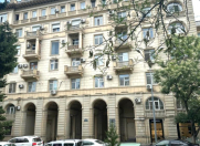 Satılır 3 otaqlı 100 m2 köhnə tikili Gənclik m.