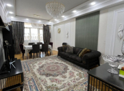 Satılır 3 otaqlı 150 m2 yeni tikili İnşaatçılar m.
