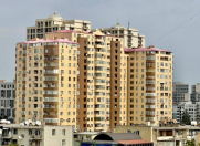 Satılır 2 otaqlı 60 m2 yeni tikili İnşaatçılar m.