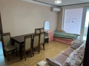 Satılır 3 otaqlı 55 m2 köhnə tikili İnşaatçılar m.
