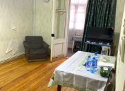 Satılır 2 otaqlı 40 m2 köhnə tikili Yasamal r.